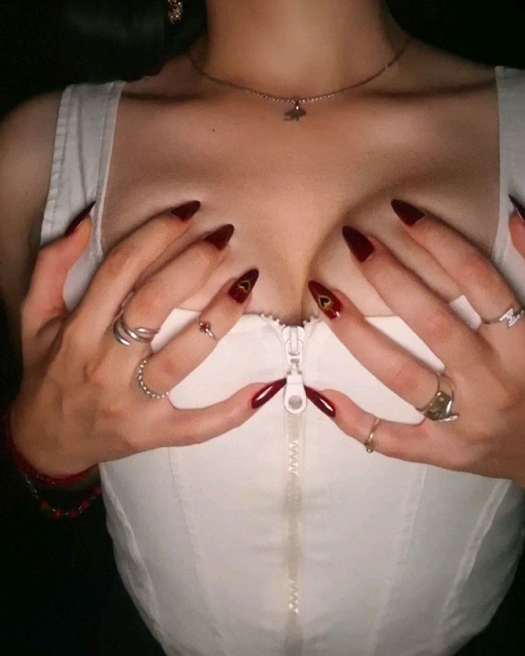Cô Gái 19 Tuổi Khám Phá BDSM Bên Cạnh Chủ Nhân